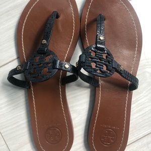 Tory Burch Mini Leather Flat Thong Sandals Navy